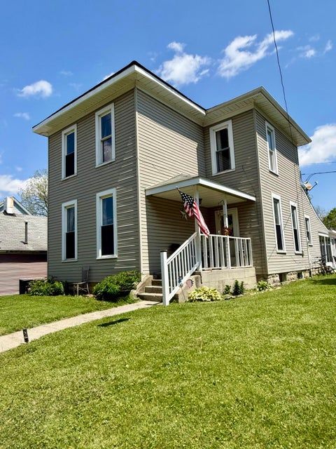 Photo of 313 Plumvalley Street, Bellefontaine, OH 43311 (MLS # 958351)