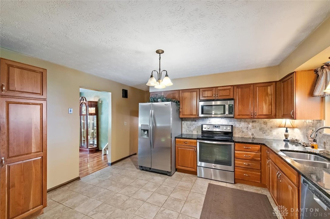 5135 Lamonte Drive, Fairfield, Ohio image 7