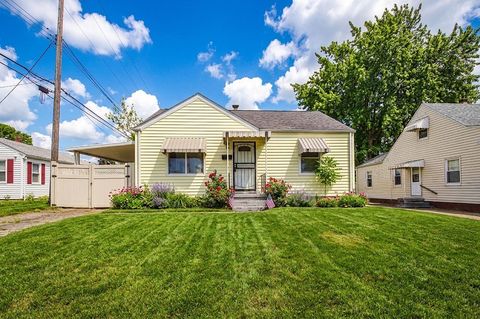Photo of 70 Linda Lane, Hamilton, OH 45011 (MLS # 959352)