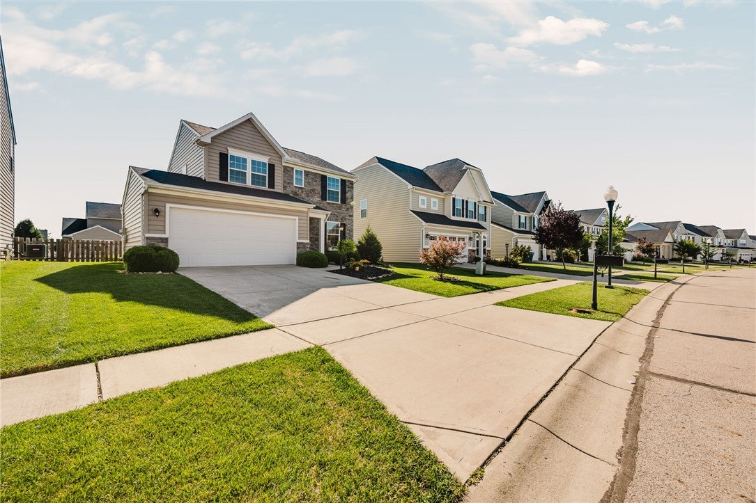 6207 Willow Oak Drive