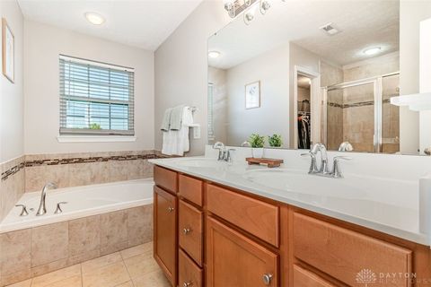 Tiny photo for 5618 Rachels View Vw, Hamilton, OH 45011 (MLS # 945277)