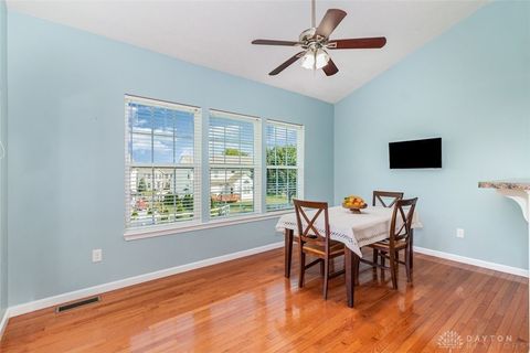 Tiny photo for 5618 Rachels View Vw, Hamilton, OH 45011 (MLS # 945277)