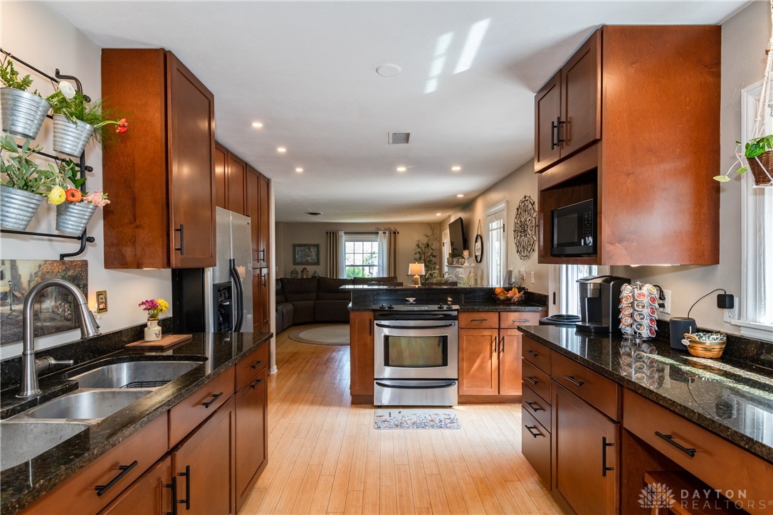 308 Greenmount Boulevard, Oakwood, Ohio image 12