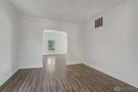Tiny photo for 109 Brooklyn Avenue, Dayton, OH 45417 (MLS # 947028)