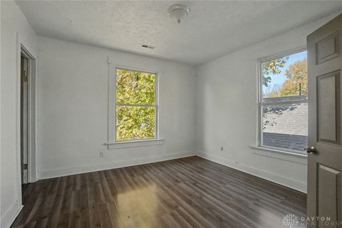 Tiny photo for 109 Brooklyn Avenue, Dayton, OH 45417 (MLS # 947028)