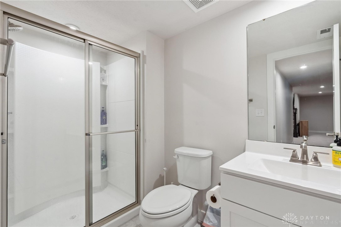 2370 Hawes Drive, Beavercreek, Ohio image 39