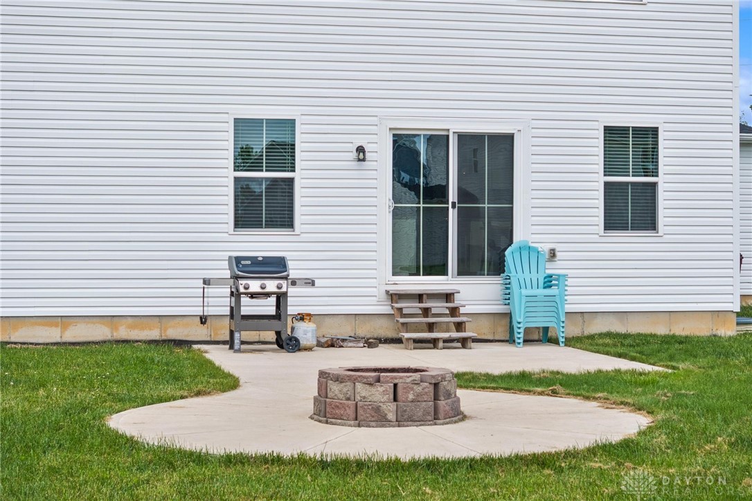 2370 Hawes Drive, Beavercreek, Ohio image 42