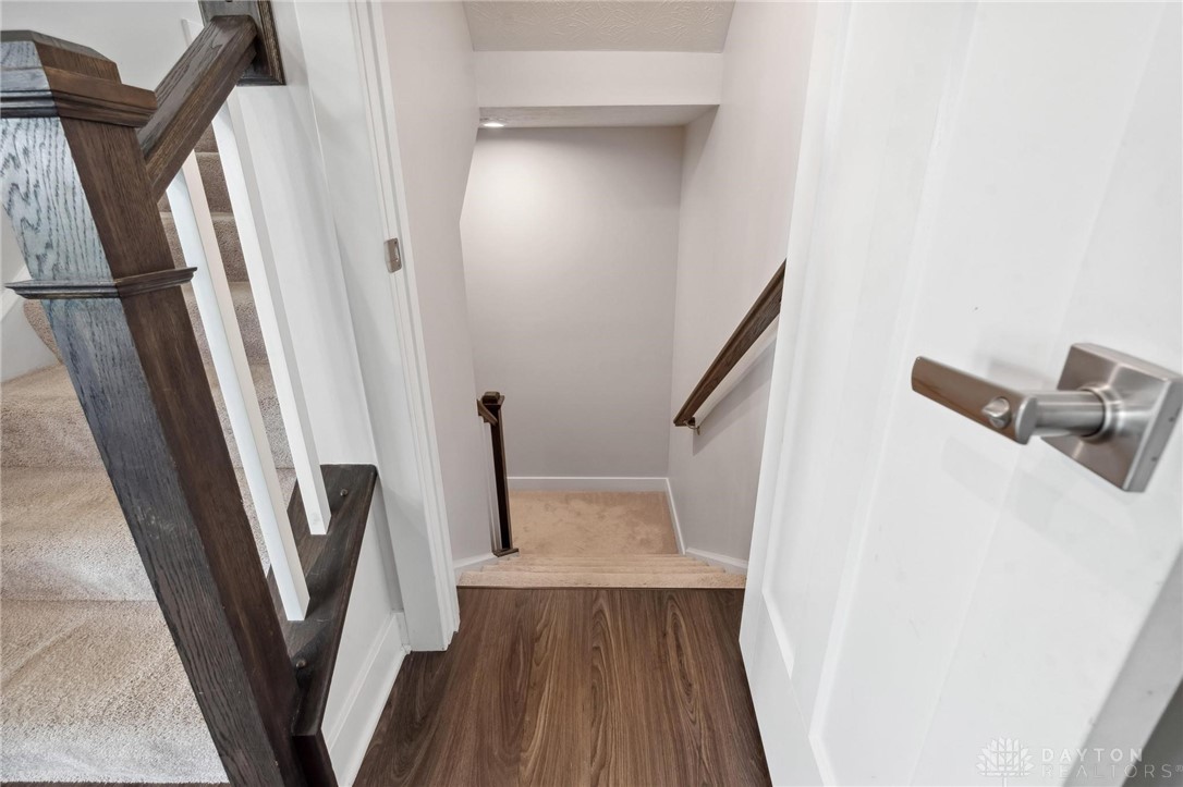 2370 Hawes Drive, Beavercreek, Ohio image 34