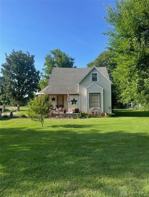 Photo of 3114 Columbus Avenue, Springfield, OH 45503 (MLS # 949350)