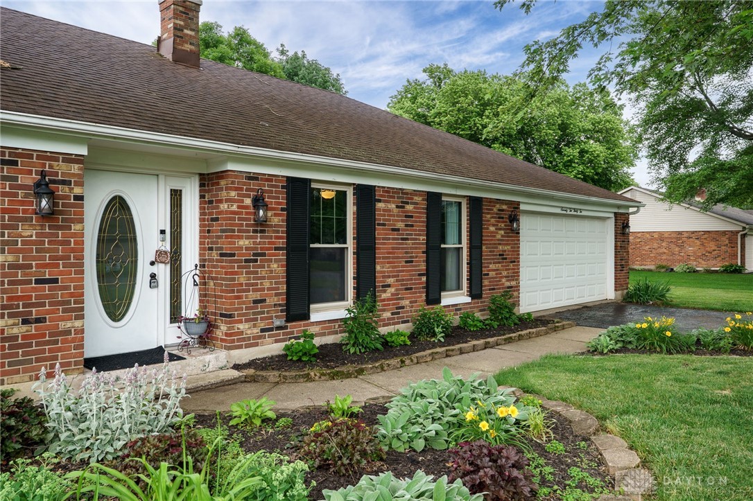 7232 Resinda Drive, Dayton, Ohio image 4