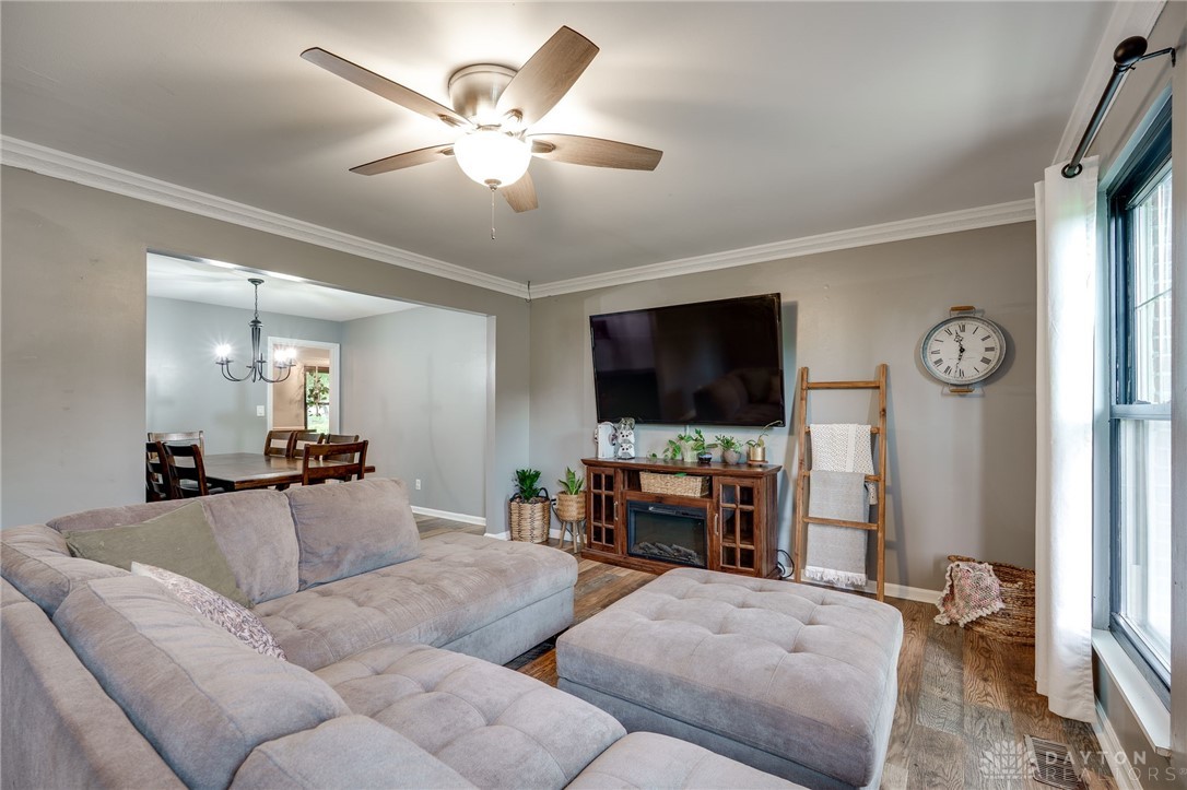 7232 Resinda Drive, Dayton, Ohio image 8