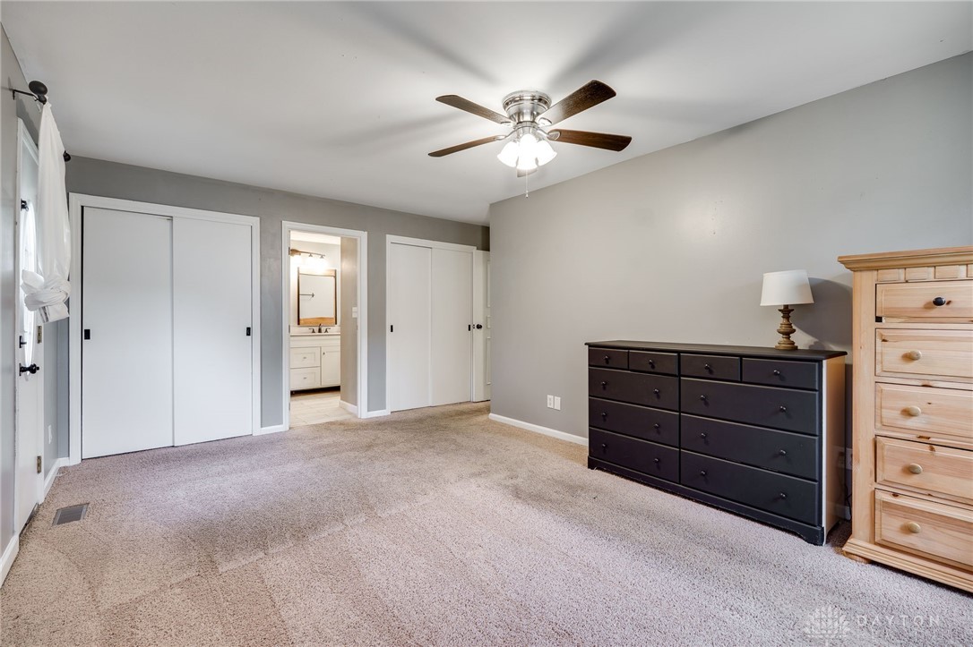 7232 Resinda Drive, Dayton, Ohio image 32