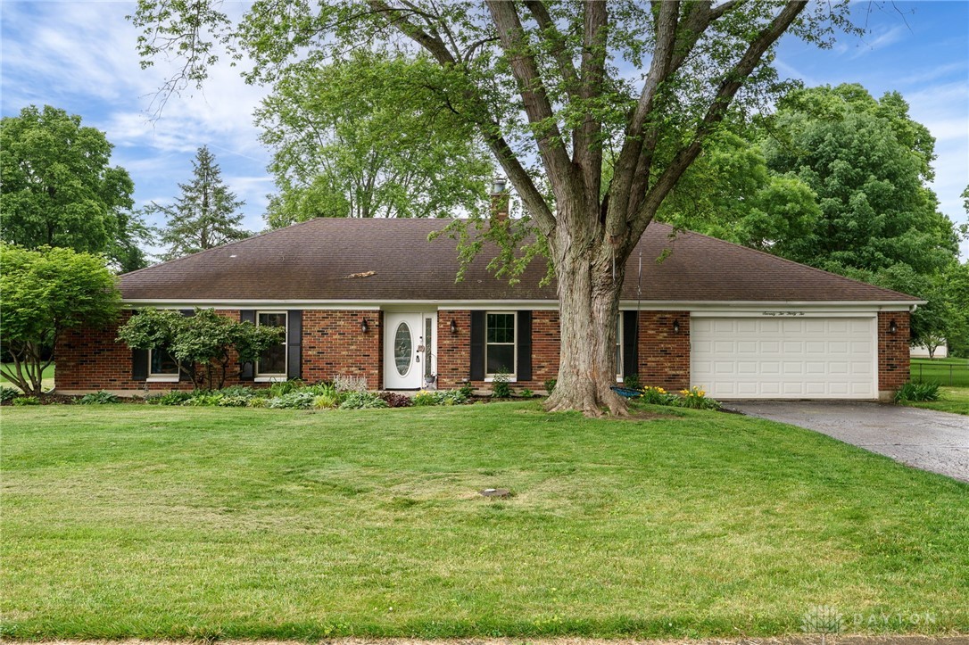 7232 Resinda Drive, Dayton, Ohio image 1