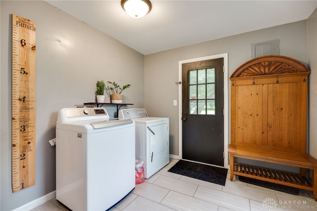 7232 Resinda Drive, Dayton, Ohio image 30