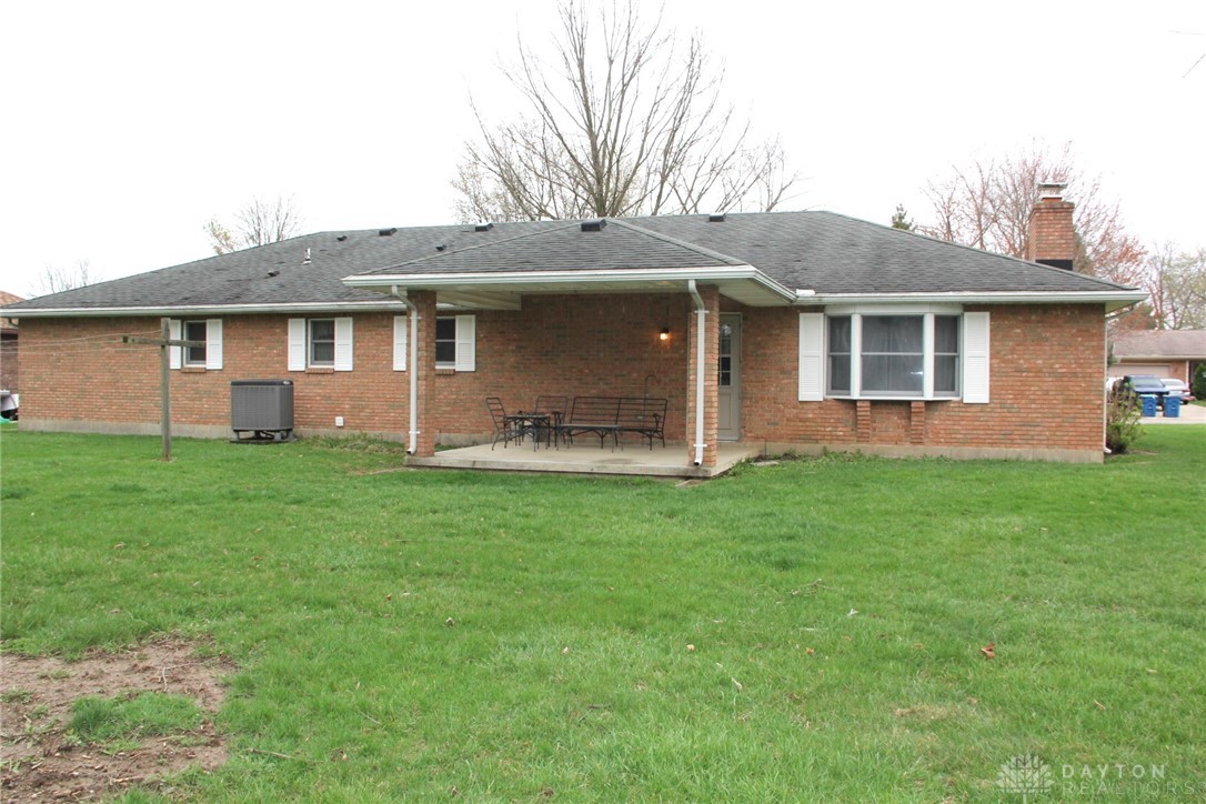3620 Teakwood Road, Tipp City, Ohio image 3