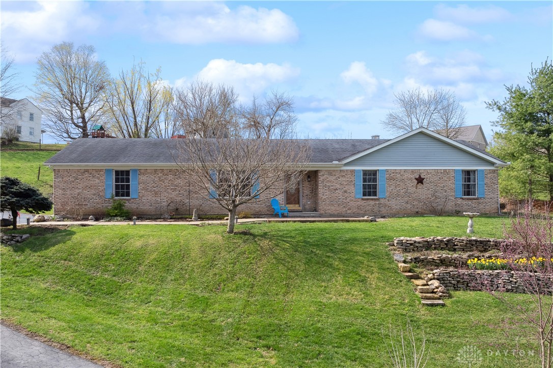 1697 S Clarksville Road, Clarksville, Ohio image 1