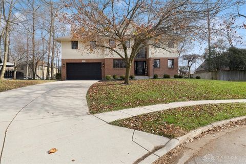 Photo of 318 Shady Tree Court, Englewood, OH 45315 (MLS # 948806)