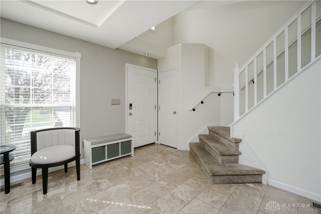 7700 Mourning Dove Lane, Hamilton, Ohio image 2