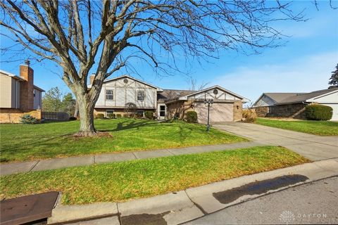 Photo of 1927 Robinhood Drive, Miamisburg, OH 45342 (MLS # 950112)