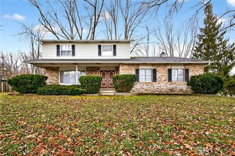 Photo of 1841 Wilene Drive, Beavercreek, OH 45432 (MLS # 949729)