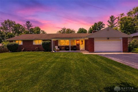 Photo of 2097 Bonniedale Drive, Bellbrook, OH 45305 (MLS # 962701)