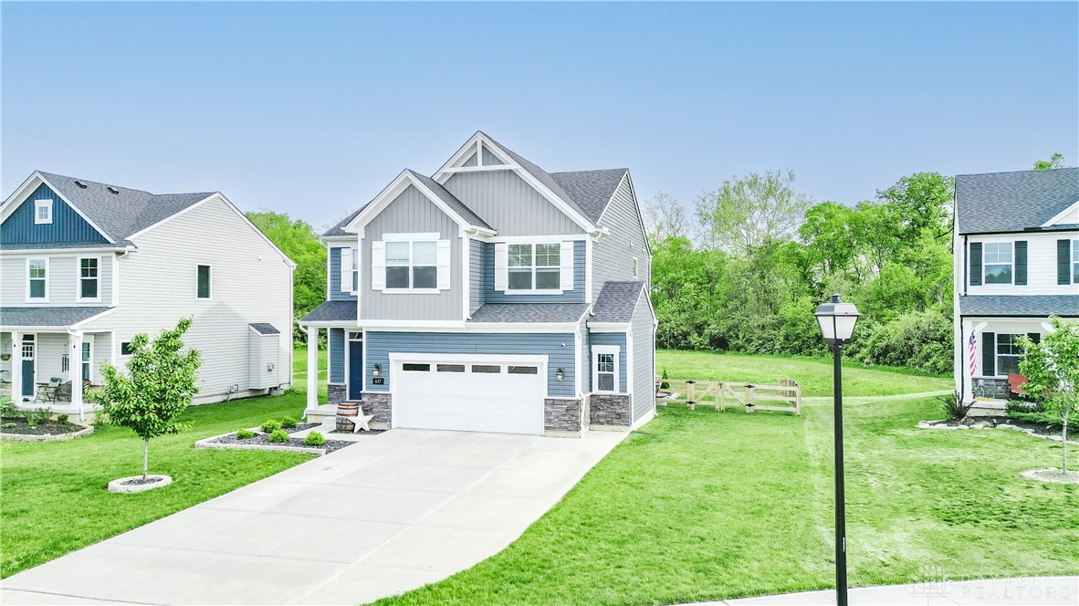 637 Maxwell Court, Germantown, Ohio image 2