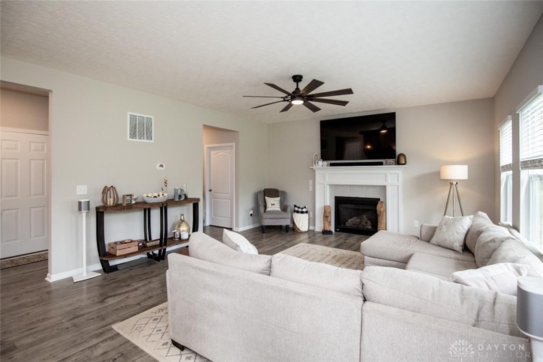 637 Maxwell Court, Germantown, Ohio image 10