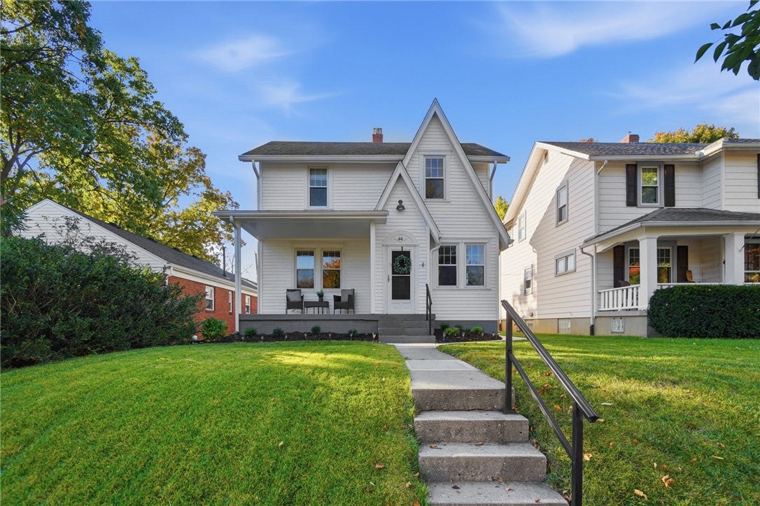 44 Triangle Avenue
