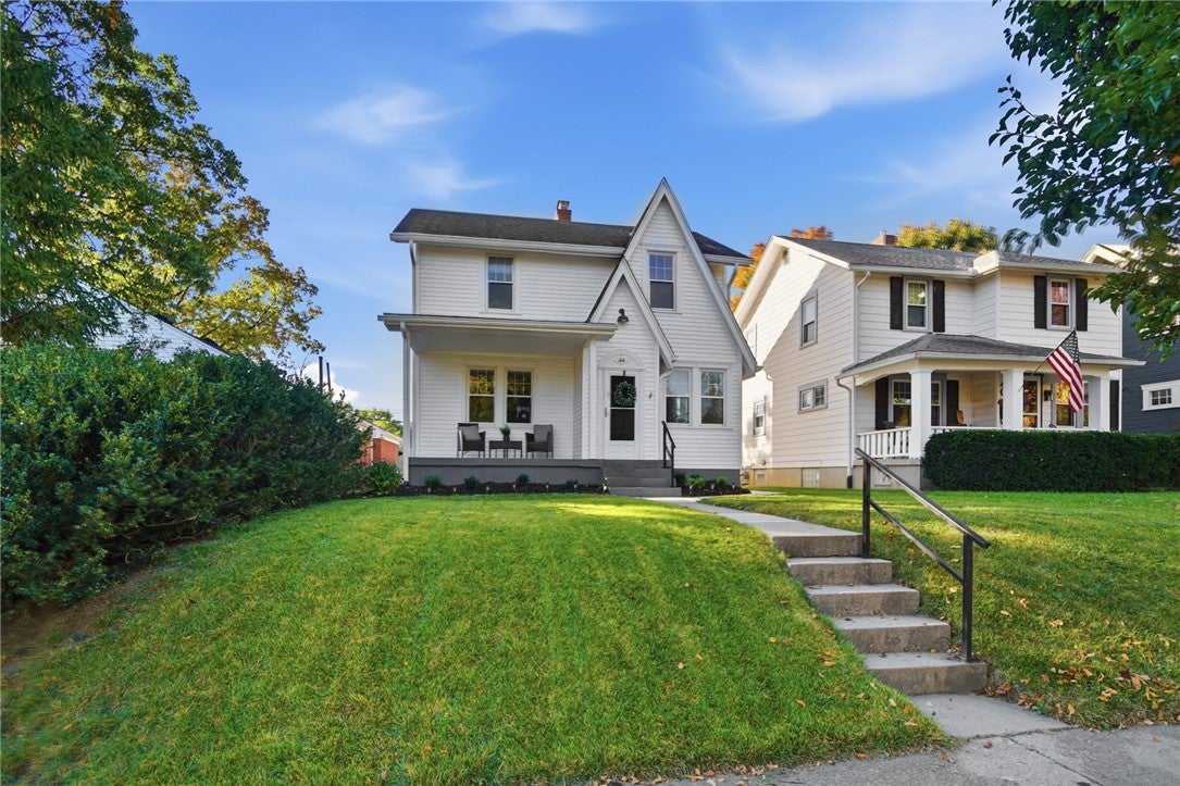 44 Triangle Avenue
