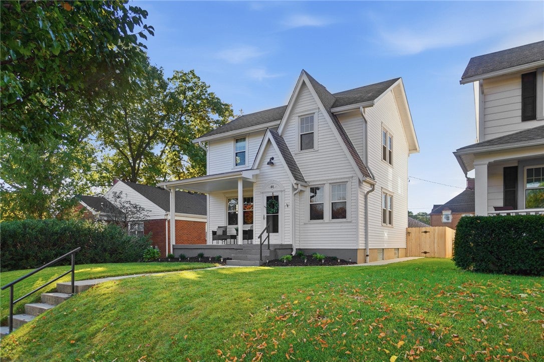 44 Triangle Avenue