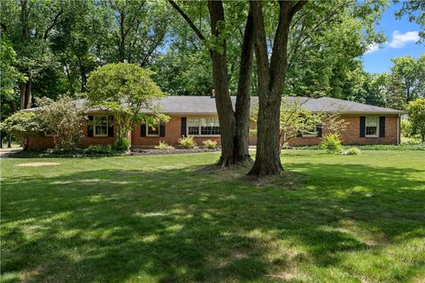 Photo of 156 Manor Lane, Washington Twp, OH 45429 (MLS # 963913)