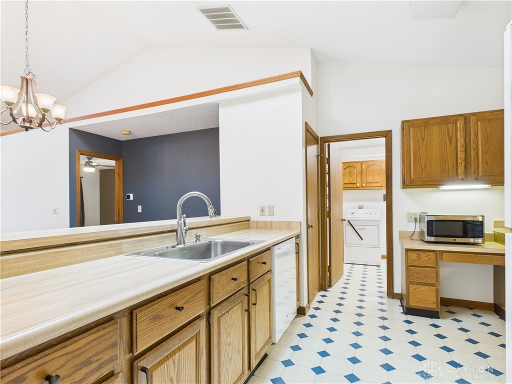 Englewood, Ohio 45322, United States, 3 Bedrooms Bedrooms, ,2 BathroomsBathrooms,Residential,Active,172365