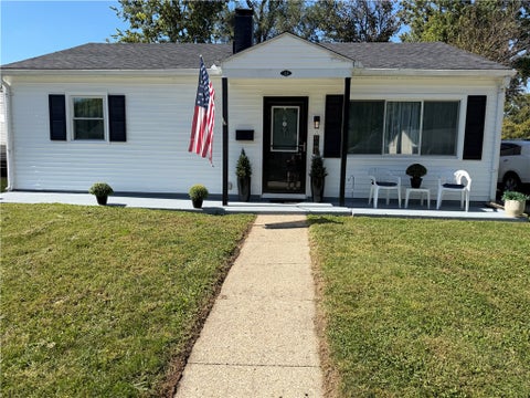 Homes For Sale - 15 Thornton Drive<br/> Fairborn, OH 45324