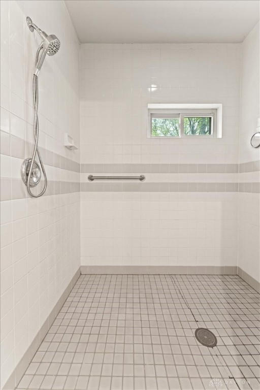 108 Green Falls Drive, Franklin, Ohio image 18