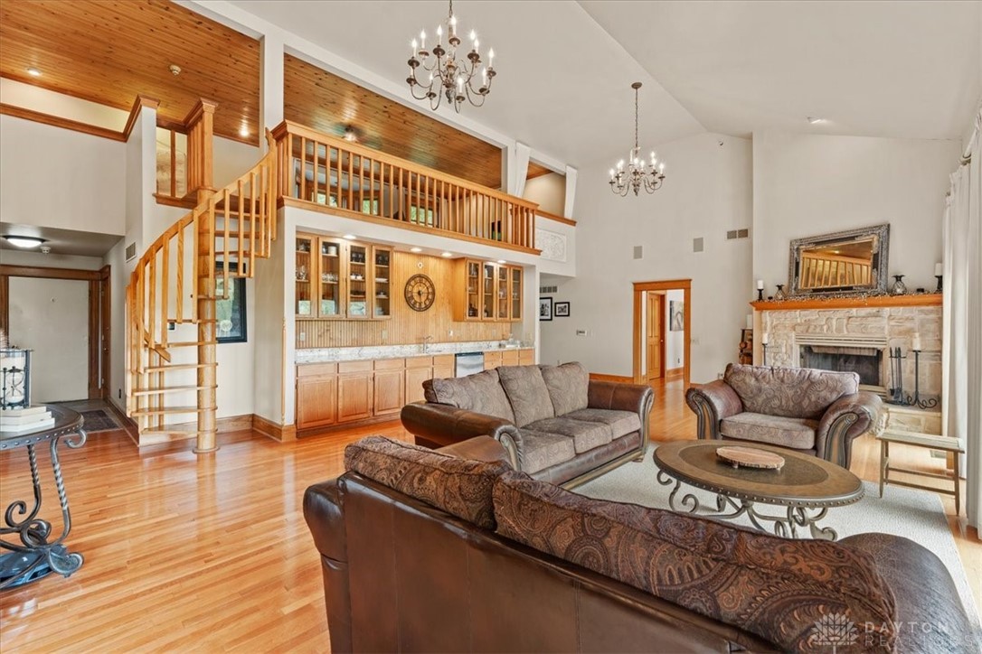 108 Green Falls Drive, Franklin, Ohio image 7