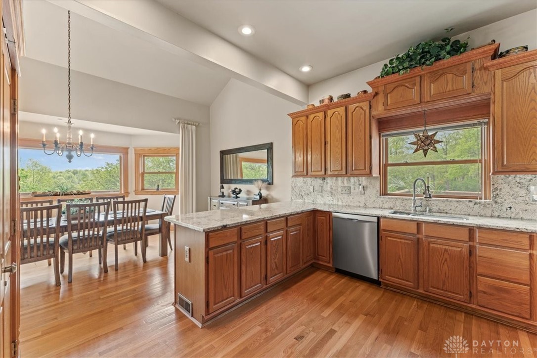 108 Green Falls Drive, Franklin, Ohio image 13