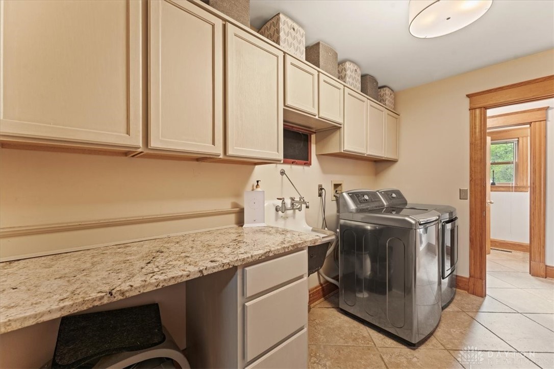 108 Green Falls Drive, Franklin, Ohio image 14