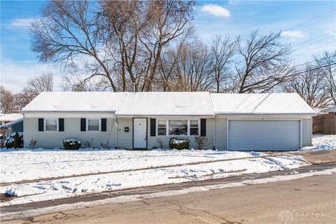 Photo of 104 E Garland Avenue, Fairborn, OH 45324 (MLS # 948975)