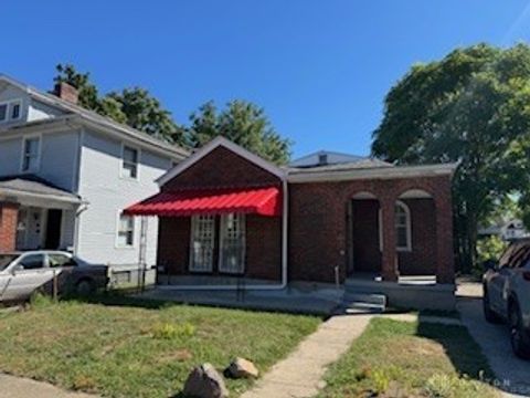Photo of 82 Pointview Avenue, Dayton, OH 45405 (MLS # 942892)