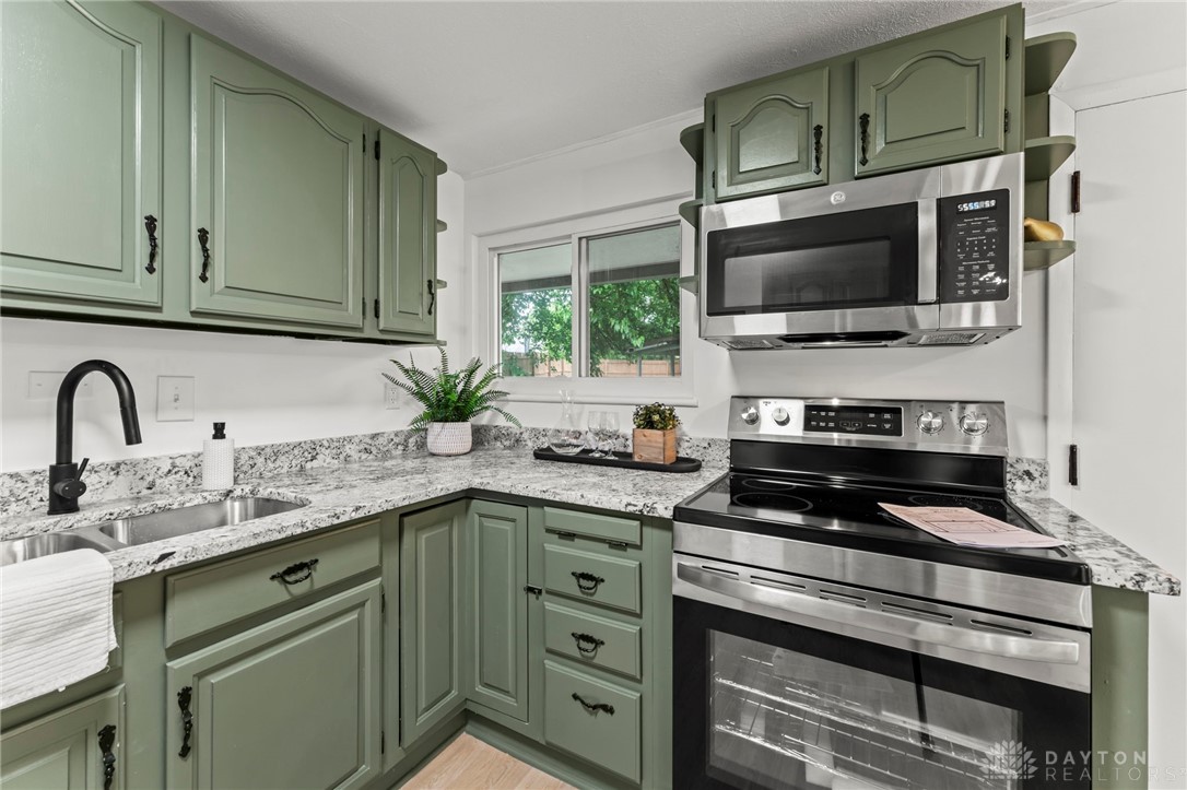 3529 Waterbury Drive, Dayton, Ohio image 11