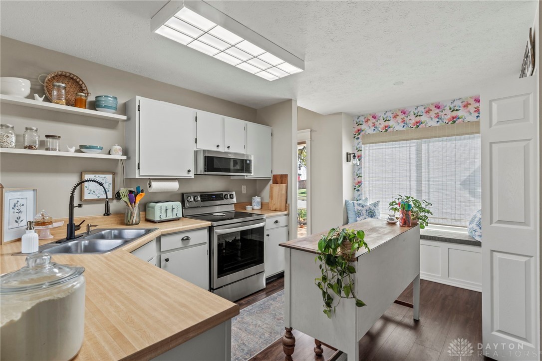 793 Hunters Ridge Drive, Fairborn, Ohio image 13