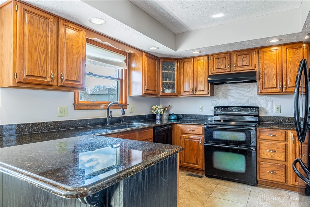 810 Charrington Way, Tipp City, Ohio image 12
