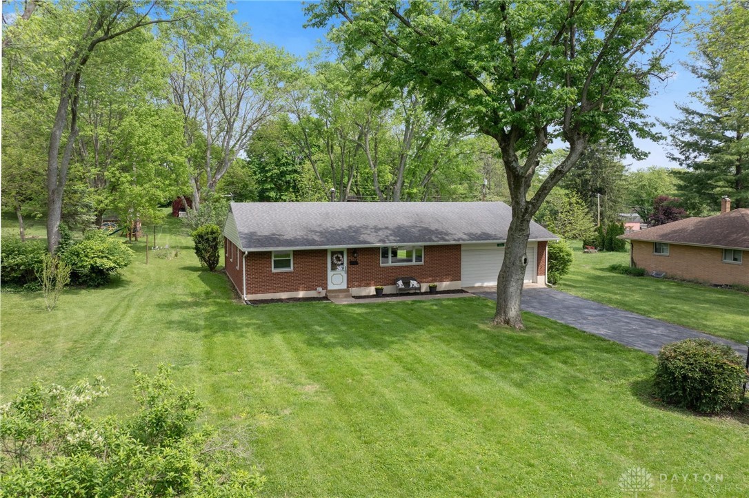 2126 S Belleview Drive, Bellbrook, Ohio image 30
