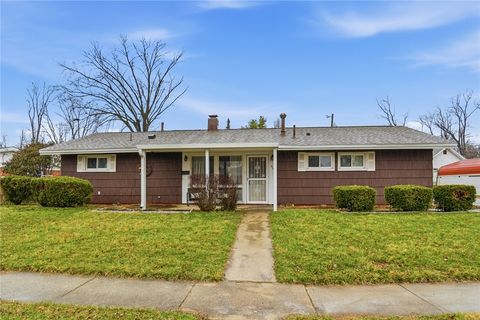 Photo of 5187 Bayside Drive, Dayton, OH 45431 (MLS # 953308)