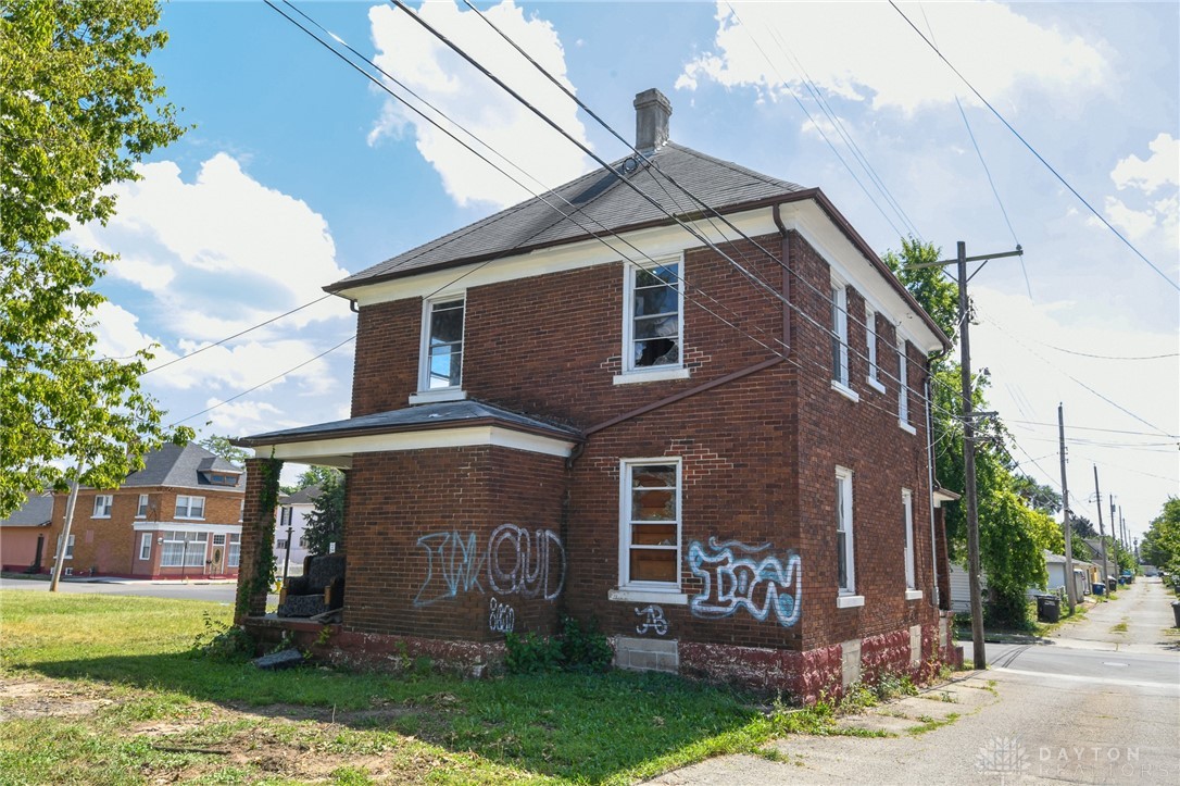 Dayton, Ohio 45404, United States, 3 Bedrooms Bedrooms, ,2 BathroomsBathrooms,Residential,Active,220551