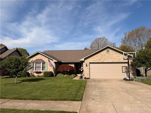 Homes For Sale - 363 Winterset Drive<br/> Montgomery County, Englewood, OH 45322