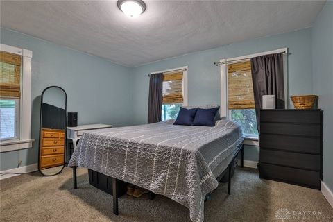 Tiny photo for 525 Watervliet Avenue, Dayton, OH 45420 (MLS # 945118)
