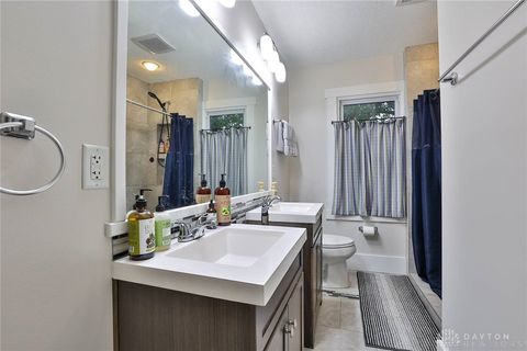 Tiny photo for 525 Watervliet Avenue, Dayton, OH 45420 (MLS # 945118)