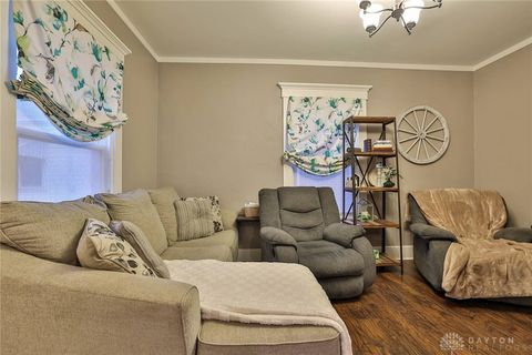 Tiny photo for 525 Watervliet Avenue, Dayton, OH 45420 (MLS # 945118)
