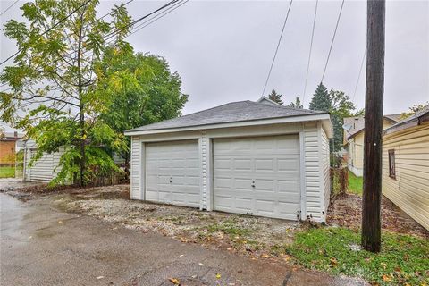Tiny photo for 525 Watervliet Avenue, Dayton, OH 45420 (MLS # 945118)